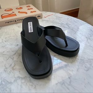 Steve Madden Carlene platform sandal in black